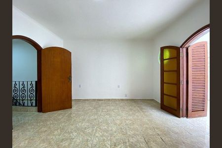 Casa à venda com 3 quartos, 150m² em Santa Maria, São Caetano do Sul