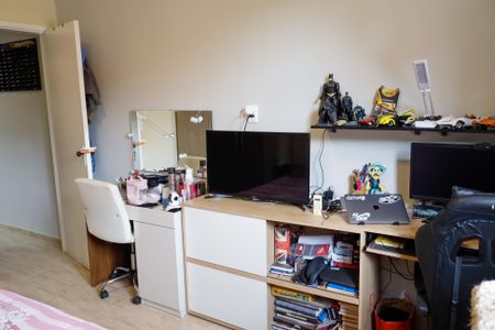 Casa de condomínio à venda com 100m², 2 quartos e 2 vagas Casa de condomínio à venda com 100m², 2 quartos e 2 vagasQuarto 2