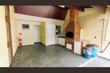 Casa de condomínio à venda com 100m², 2 quartos e 2 vagas Casa de condomínio à venda com 100m², 2 quartos e 2 vagasÁrea comum - Churrasqueira