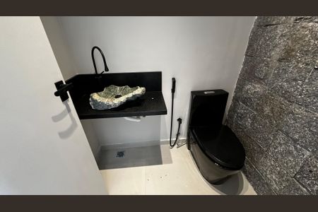 Casa de condomínio à venda com 188m², 3 quartos e 4 vagasLavabo