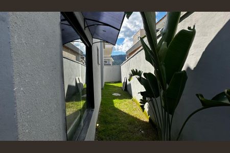 Casa de condomínio à venda com 188m², 3 quartos e 4 vagasJardim