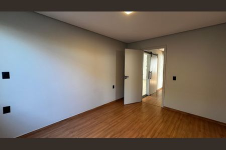 Casa de condomínio à venda com 188m², 3 quartos e 4 vagasSuíte 1