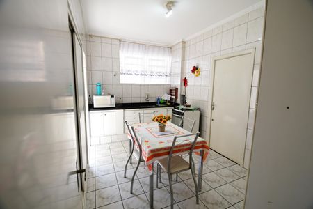 Apartamento à venda com 104m², 2 quartos e sem vagaCozinha
