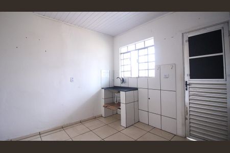 Casa para alugar com 1 quarto, 15m² em Jardim Colorado, São Paulo