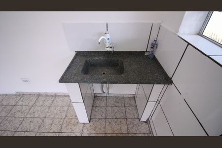 Casa para alugar com 1 quarto, 15m² em Jardim Colorado, São Paulo