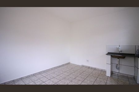 Casa para alugar com 1 quarto, 15m² em Jardim Colorado, São Paulo