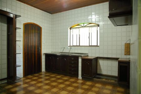 Casa para alugar com 170m², 3 quartos e 3 vagasCozinha 