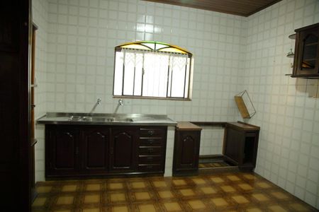 Casa para alugar com 170m², 3 quartos e 3 vagasCozinha 