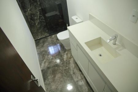 Casa para alugar com 170m², 3 quartos e 3 vagasBanheiro Social 