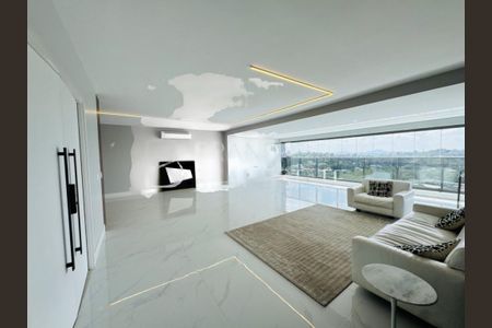 Apartamento à venda com 4 quartos, 330m² em Real Parque, São Paulo