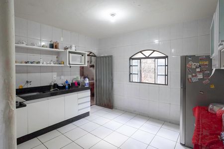 Casa para alugar com 360m², 3 quartos e 4 vagas Casa para alugar com 360m², 3 quartos e 4 vagasCozinha