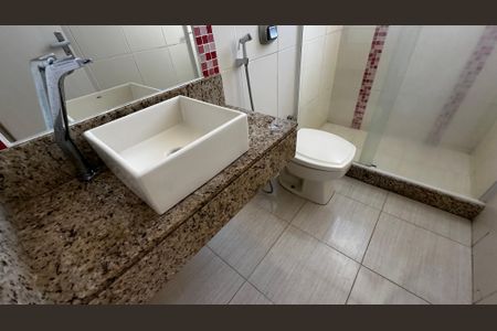 Apartamento à venda com 250m², 4 quartos e 2 vagas Apartamento à venda com 250m², 4 quartos e 2 vagasBanheiro do quarto 4