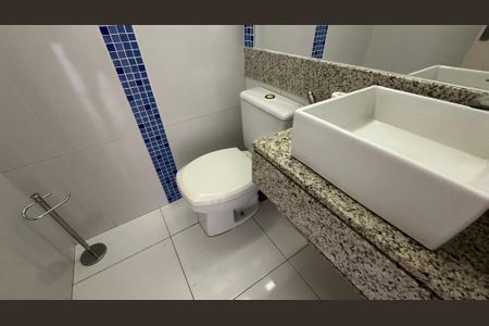 Apartamento à venda com 250m², 4 quartos e 2 vagas Apartamento à venda com 250m², 4 quartos e 2 vagasLavabo