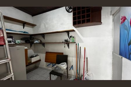 Apartamento à venda com 250m², 4 quartos e 2 vagas Apartamento à venda com 250m², 4 quartos e 2 vagasQuarto de Serviço