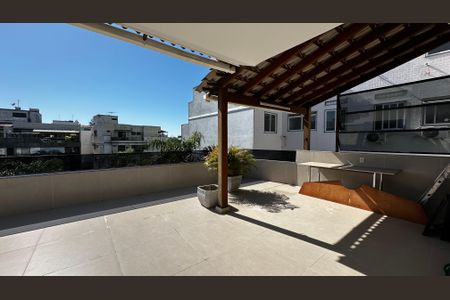 Apartamento à venda com 250m², 4 quartos e 2 vagas Apartamento à venda com 250m², 4 quartos e 2 vagasCobertura