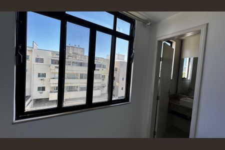 Apartamento à venda com 250m², 4 quartos e 2 vagas Apartamento à venda com 250m², 4 quartos e 2 vagasQuarto 3