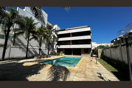 Apartamento à venda com 250m², 4 quartos e 2 vagas Apartamento à venda com 250m², 4 quartos e 2 vagasÁrea comum