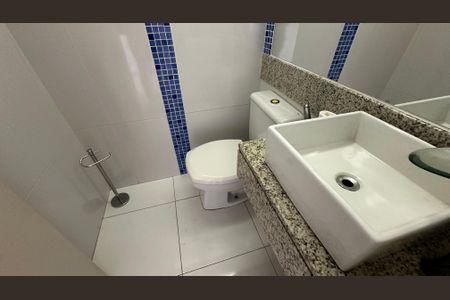 Apartamento à venda com 250m², 4 quartos e 2 vagas Apartamento à venda com 250m², 4 quartos e 2 vagasLavabo