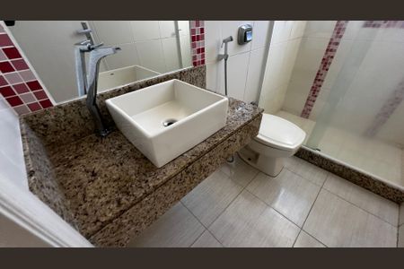 Apartamento à venda com 250m², 4 quartos e 2 vagas Apartamento à venda com 250m², 4 quartos e 2 vagasBanheiro do quarto 4