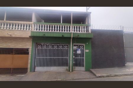 Casa à venda com 210m², 3 quartos e 2 vagas Casa à venda com 210m², 3 quartos e 2 vagasFachada