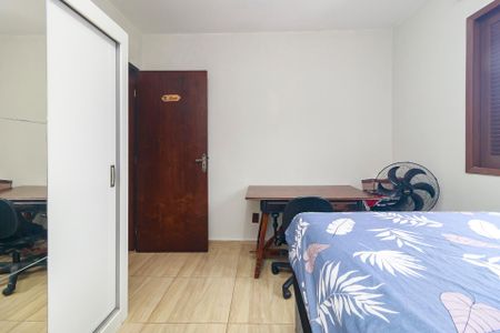 Casa à venda com 210m², 3 quartos e 2 vagas Casa à venda com 210m², 3 quartos e 2 vagasQuarto 2
