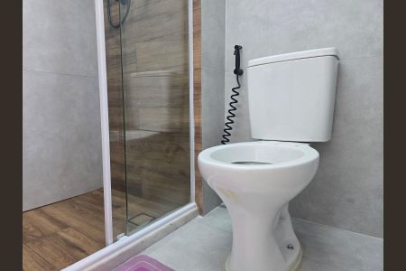 Apartamento à venda com 42m², 2 quartos e 1 vaga Apartamento à venda com 42m², 2 quartos e 1 vagaBanheiro Social