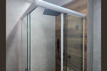 Apartamento à venda com 42m², 2 quartos e 1 vaga Apartamento à venda com 42m², 2 quartos e 1 vagaBanheiro Social