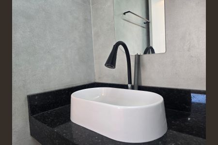 Apartamento à venda com 42m², 2 quartos e 1 vaga Apartamento à venda com 42m², 2 quartos e 1 vagaBanheiro Social