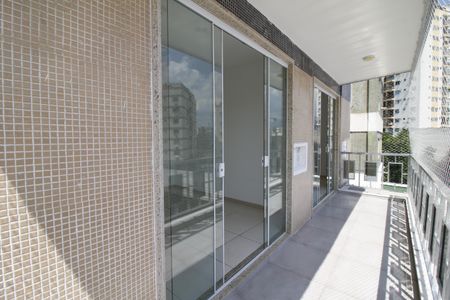 Apartamento à venda com 93m², 3 quartos e 1 vagaVaranda