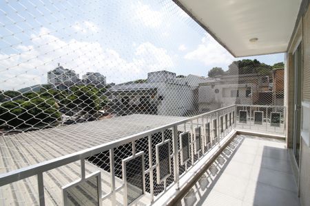 Apartamento à venda com 93m², 3 quartos e 1 vagaVaranda