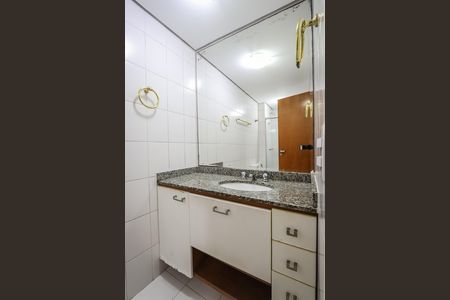 Apartamento para alugar com 101m², 3 quartos e 2 vagas Apartamento para alugar com 101m², 3 quartos e 2 vagasBanheiro da Suite