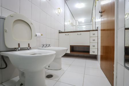 Apartamento para alugar com 101m², 3 quartos e 2 vagas Apartamento para alugar com 101m², 3 quartos e 2 vagasBanheiro da Suite