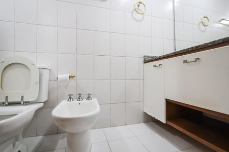 Apartamento para alugar com 101m², 3 quartos e 2 vagas Apartamento para alugar com 101m², 3 quartos e 2 vagasBanheiro da Suite