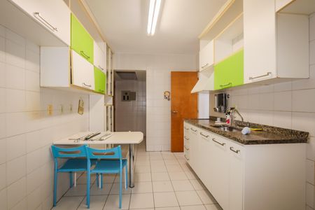 Apartamento para alugar com 101m², 3 quartos e 2 vagas Apartamento para alugar com 101m², 3 quartos e 2 vagasCozinha