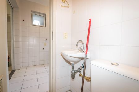 Apartamento para alugar com 101m², 3 quartos e 2 vagas Apartamento para alugar com 101m², 3 quartos e 2 vagasBanheiro de serviço