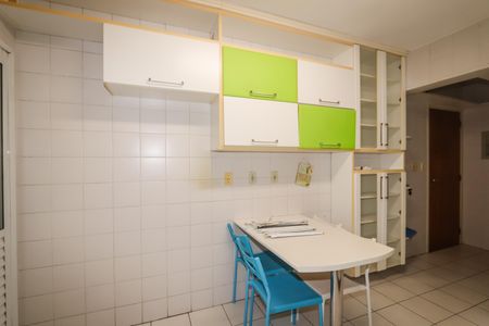 Apartamento para alugar com 101m², 3 quartos e 2 vagas Apartamento para alugar com 101m², 3 quartos e 2 vagasCozinha