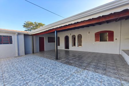 Casa à venda com 387m², 2 quartos e 7 vagas Casa à venda com 387m², 2 quartos e 7 vagasQuintal