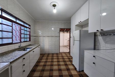 Casa à venda com 387m², 2 quartos e 7 vagas Casa à venda com 387m², 2 quartos e 7 vagasCozinha