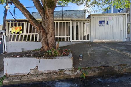 Casa à venda com 387m², 2 quartos e 7 vagas Casa à venda com 387m², 2 quartos e 7 vagasPLACA INSTALADA NA FACHADA