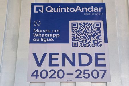 Casa à venda com 387m², 2 quartos e 7 vagas Casa à venda com 387m², 2 quartos e 7 vagasPLACA INSTALADA NA FACHADA