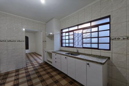 Casa à venda com 387m², 2 quartos e 7 vagas Casa à venda com 387m², 2 quartos e 7 vagasCozinha