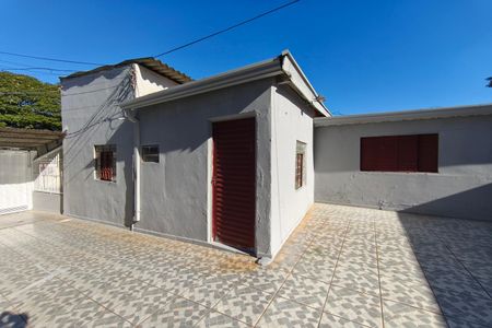 Casa à venda com 387m², 2 quartos e 7 vagas Casa à venda com 387m², 2 quartos e 7 vagasQuintal - Garagem