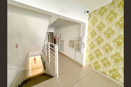 Apartamento para alugar com 75m², 2 quartos e 1 vagaEscada