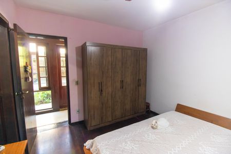 Casa de condomínio à venda com 256m², 4 quartos e 4 vagas Casa de condomínio à venda com 256m², 4 quartos e 4 vagasSuíte