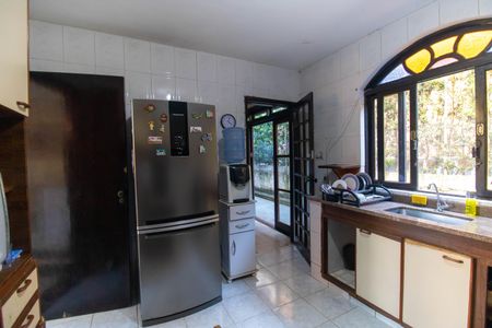 Casa de condomínio à venda com 256m², 4 quartos e 4 vagas Casa de condomínio à venda com 256m², 4 quartos e 4 vagasCozinha