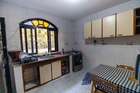 Casa de condomínio à venda com 256m², 4 quartos e 4 vagasCozinha