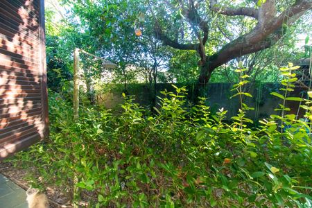 Casa de condomínio à venda com 256m², 4 quartos e 4 vagas Casa de condomínio à venda com 256m², 4 quartos e 4 vagasVista do Quarto 2