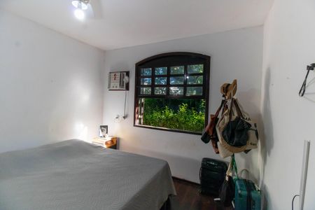 Casa de condomínio à venda com 256m², 4 quartos e 4 vagas Casa de condomínio à venda com 256m², 4 quartos e 4 vagasQuarto 2