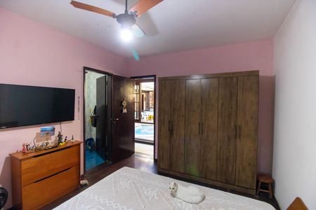 Casa de condomínio à venda com 256m², 4 quartos e 4 vagas Casa de condomínio à venda com 256m², 4 quartos e 4 vagasSuíte