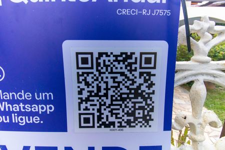 Casa de condomínio à venda com 256m², 4 quartos e 4 vagas Casa de condomínio à venda com 256m², 4 quartos e 4 vagasPlaquinha